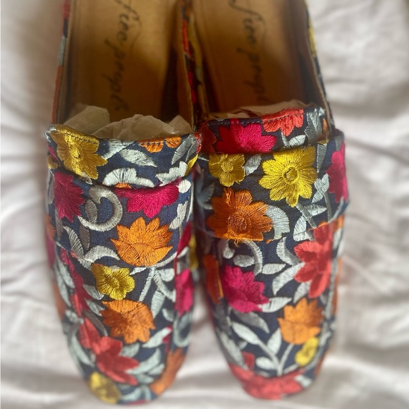 Embroidered Loafer Slides/ Mules - Picture 4 of 4